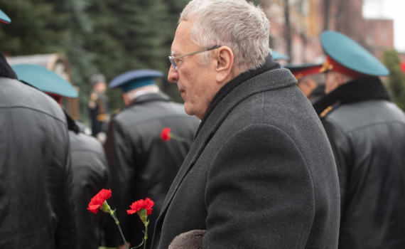 Посмертный суд: зачем Киев судит умершего политика? Жириновский живее всех живых