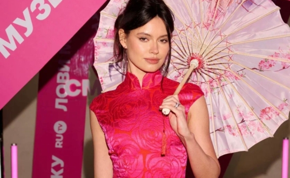 RU.TV запущен бьюти-проект «Сияй по-звездному» с Катей Голден RU.TV запущен бьюти-проект «Сияй по-звездному» с Катей Голден