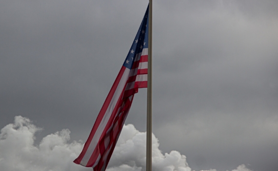 Эпштейн использовал частные самолеты и сложные финансовые структуры для вербовки жертв и сбора компромата Эпштейн использовал частные самолеты и сложные финансовые структуры для вербовки жертв и сбора компромата